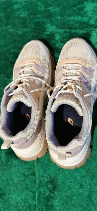 Adidasi Sprandi, damă