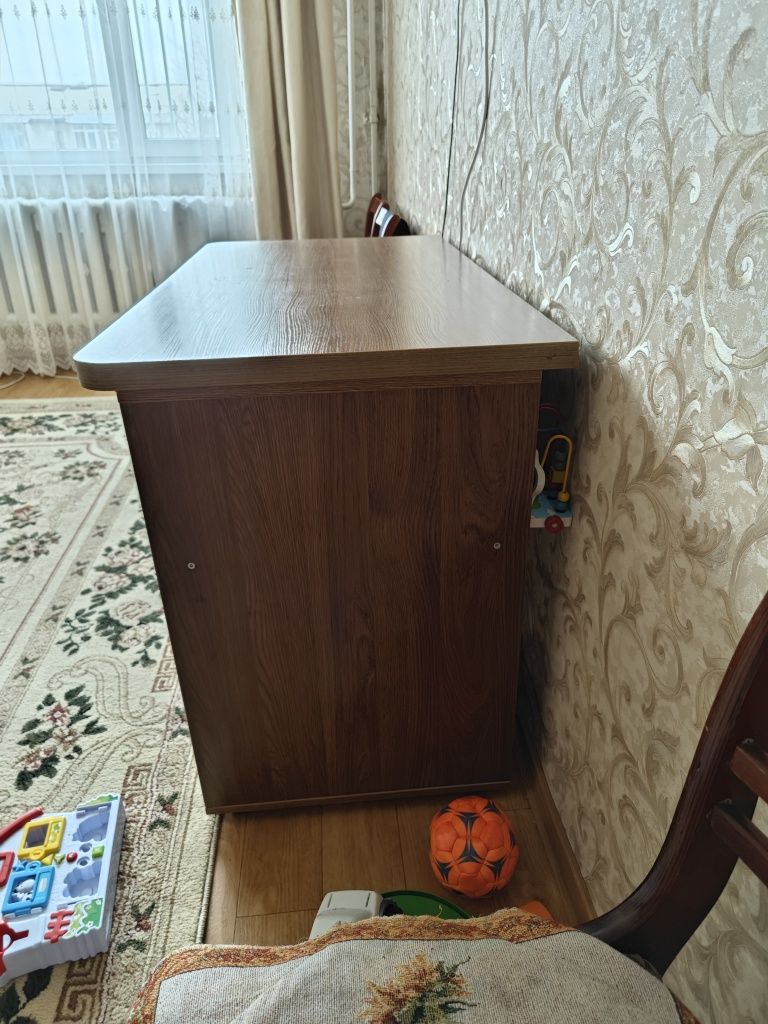 Продам стол  в хорошем состоянии