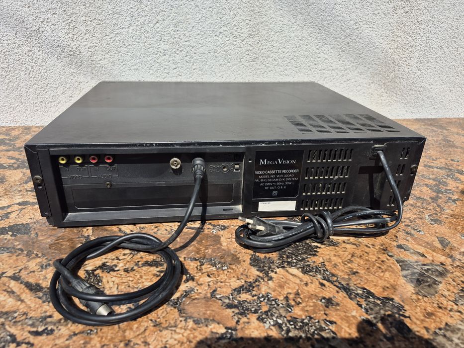 Vand video marca Megavision model VCR-32DAD,made in japan 

- video ca
