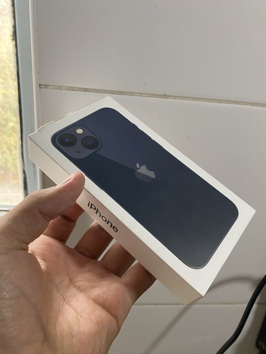 Продаю Айфон 13 срочно