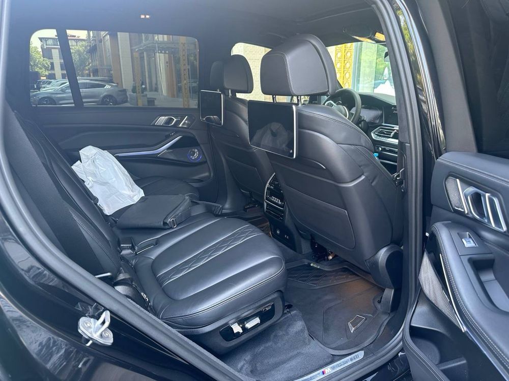 BMW X7 Drive 50i 2020 год