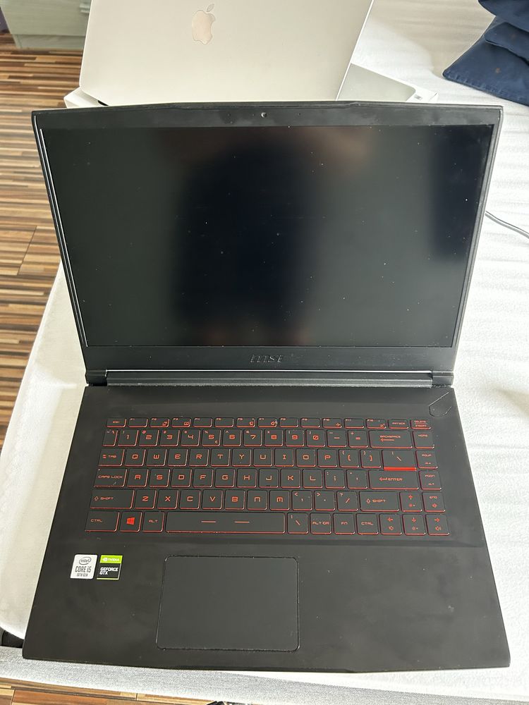 Laptop gaming MSI i5 10300H + cooler racire