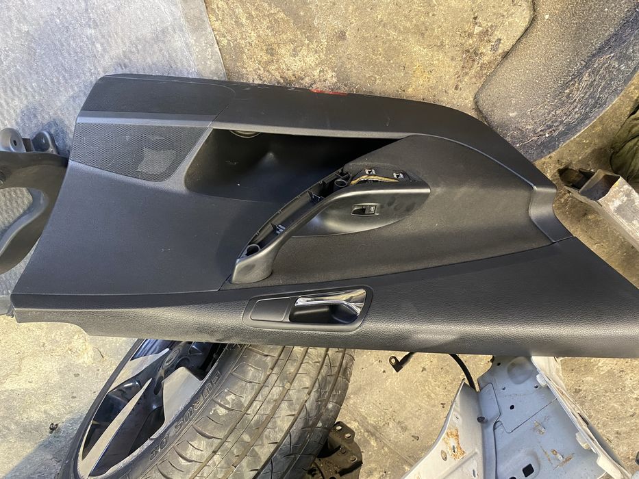 Предна лява кора врата пасат б6 отлична 2007г