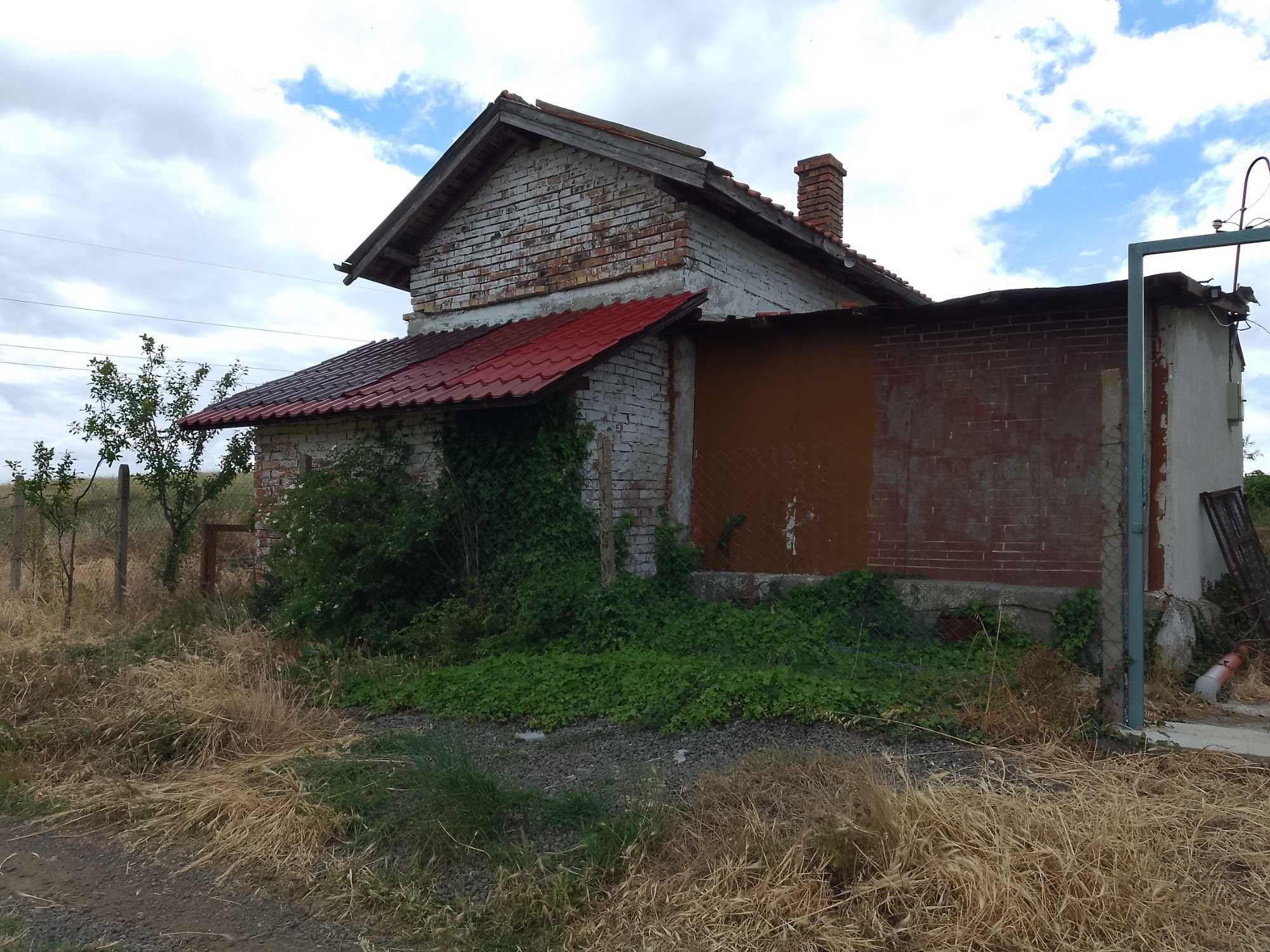 Предлагам къща в Каптажа