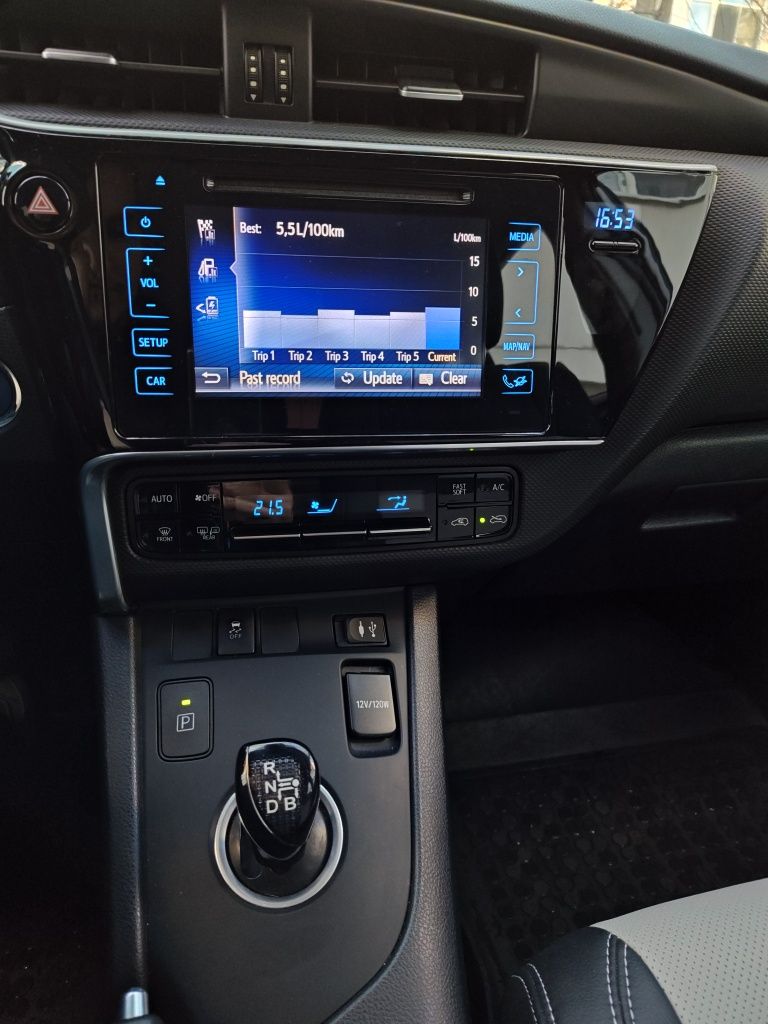 Toyota Auris 1.8 VVT-i Hybrid