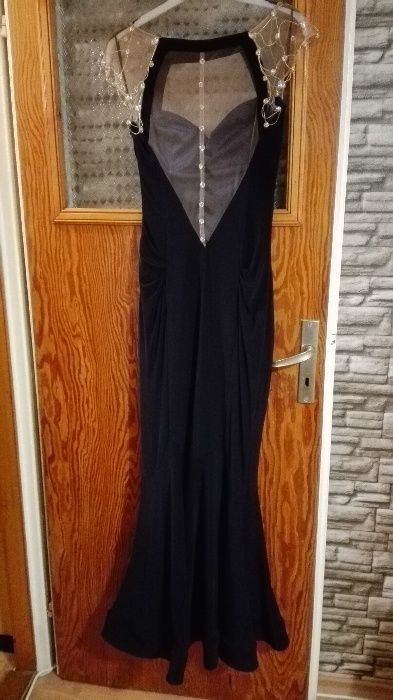 Страхотна рокля с камъни