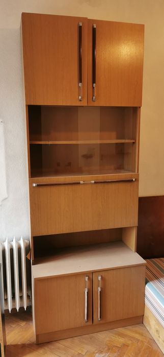 ПОДАРЯВАМ Секция с гардероби