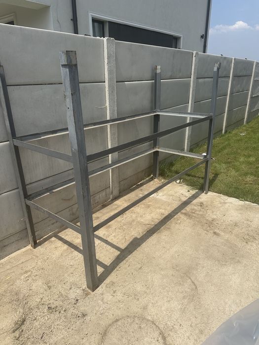 Rafturi metalice 4 bucati .