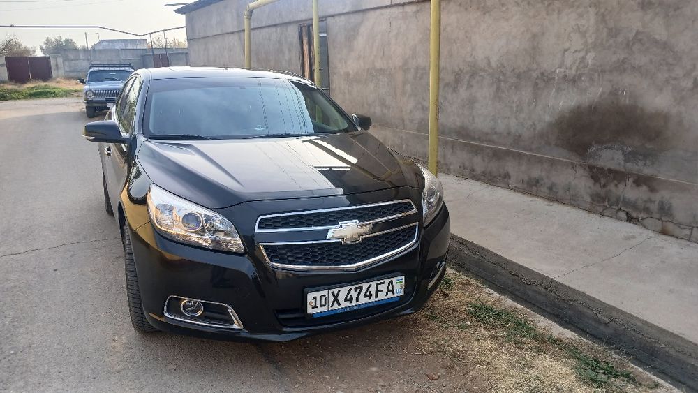 Malibu  1 butun kraska oldi banferi chap tomon burchagida bor