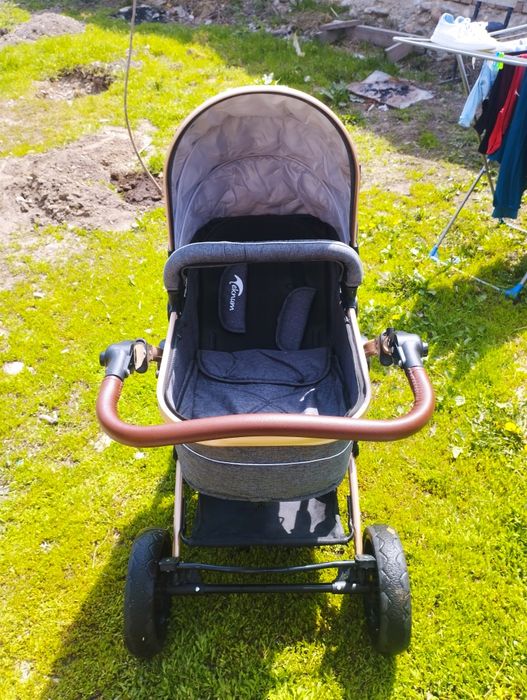 Коляска прогулочная