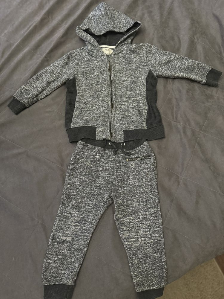 Костюм на мальчика Zara 2-3 года