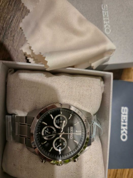 Часовник SEIKO (чисто нов с гаранция)!