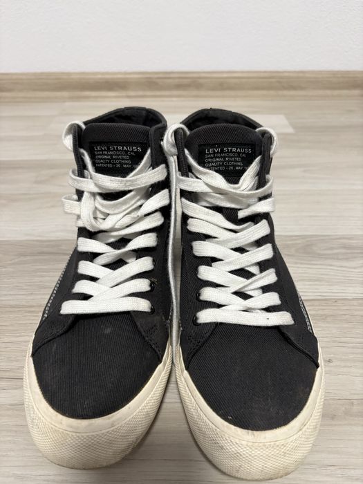 Дамски кецове Levis