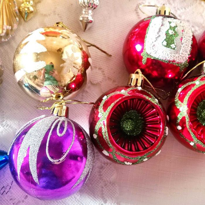 Игрушки на ёлку новые,22 штуки, пластик.