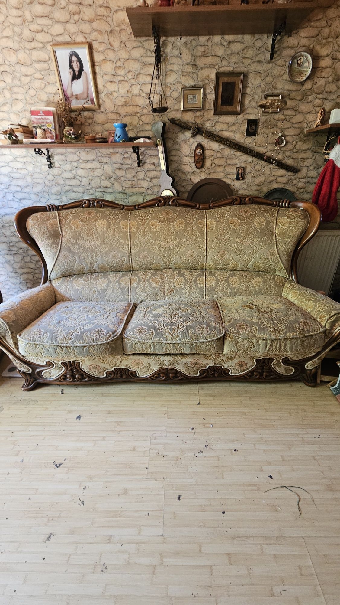 Canapea cu doua fotolii din lemn masiv sculptat manual