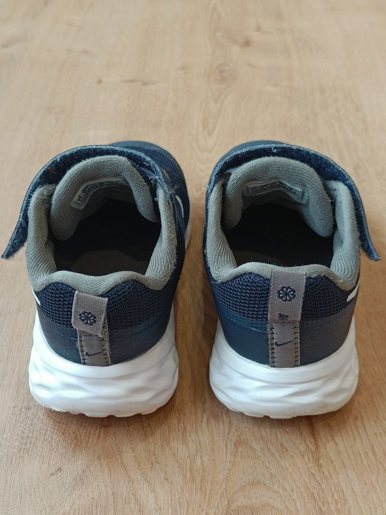 Pantofi sport copii Nike Revolution 6 Nr 27 (16cm)