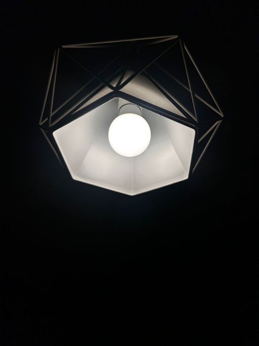 Люстра минималистичная