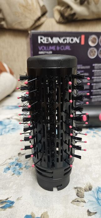 Vand perie de uscat parul Remington NOUĂ.
