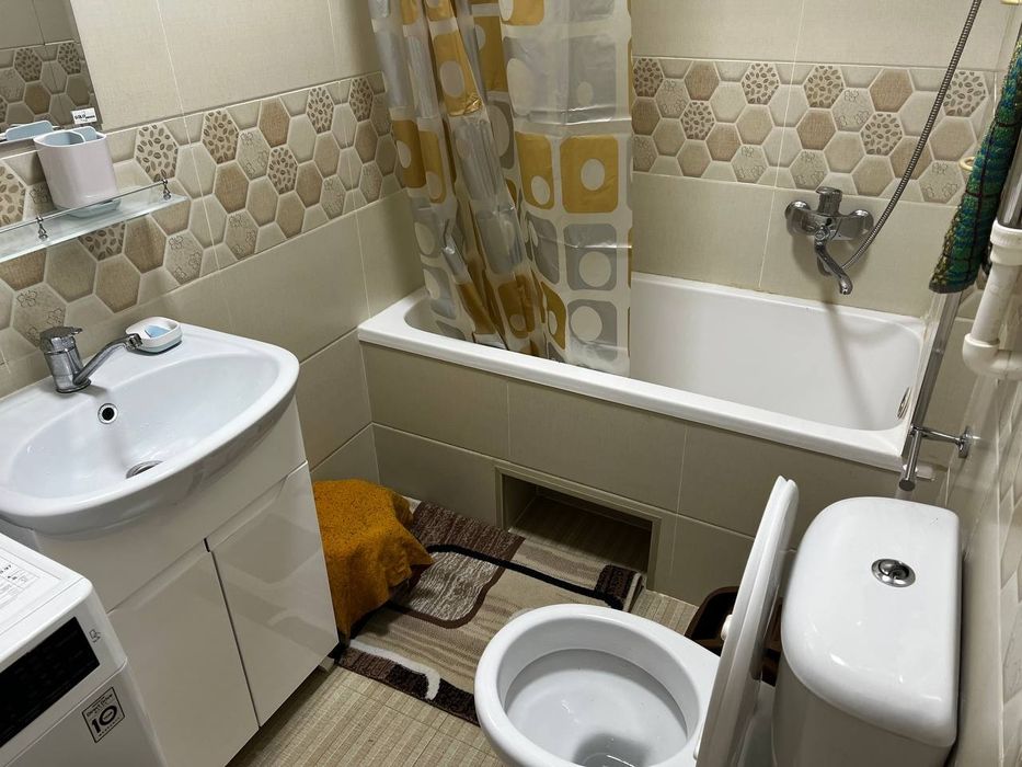 Продаётся 2х комн кв га Максим Горький , Бий метро