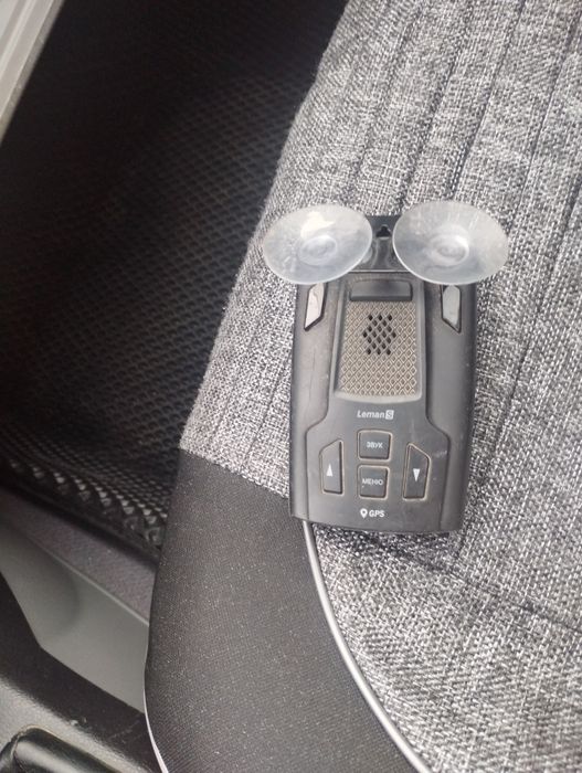 Anti radar satiladi  bahasi 250 000 so'm.