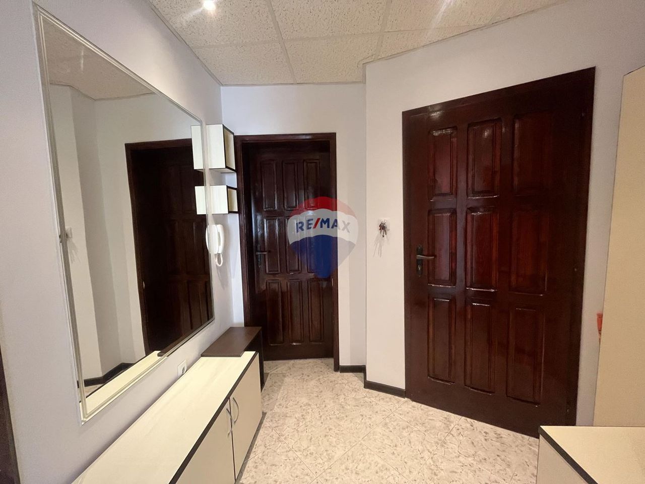 Продава се Тристаен апартамент в Варна, Спортна зала - 118 кв.м за 2204 €/кв.м - Снимка #6