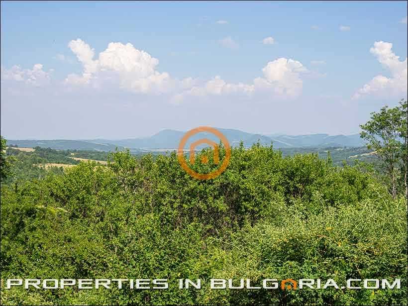 Селски имот перфектен за къща за гости в Еленския Балкан