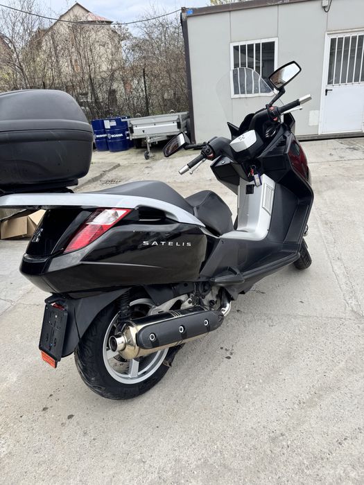 Peugeot satelis 400