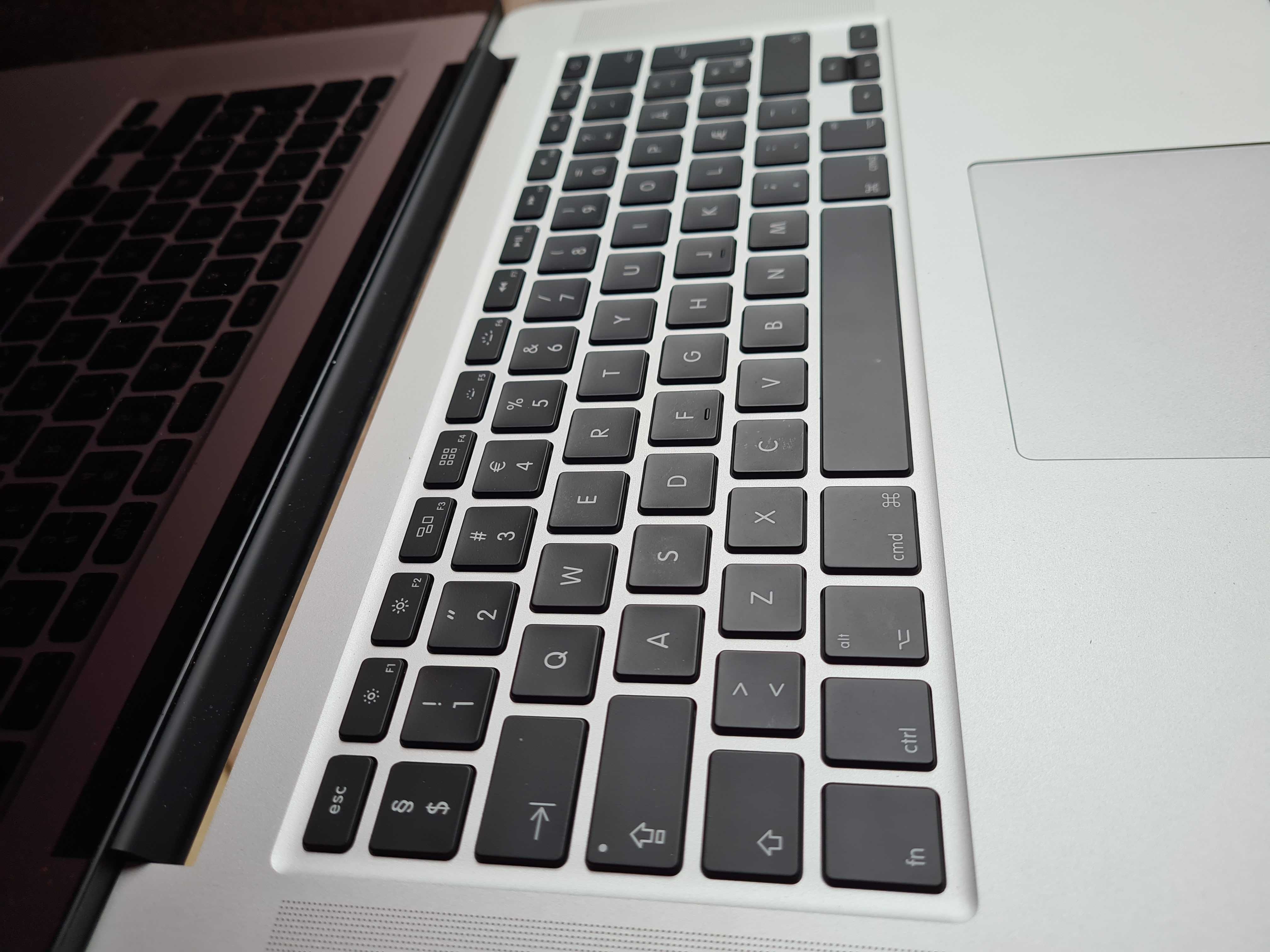 Dezmembrez Macbook Pro Retina 15" Mid 2015 A1398, Placa de baza ok