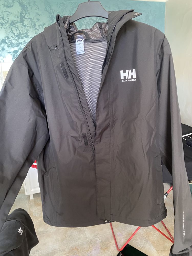 Geaca subtire de vant Helly Hansen !