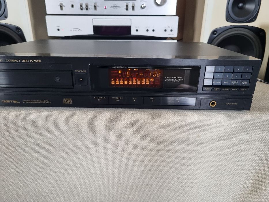 Cd Player JVC XL-V333. Perfect functional. Impecabil.