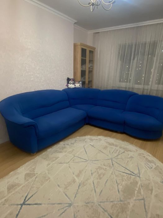 Диван угловой.