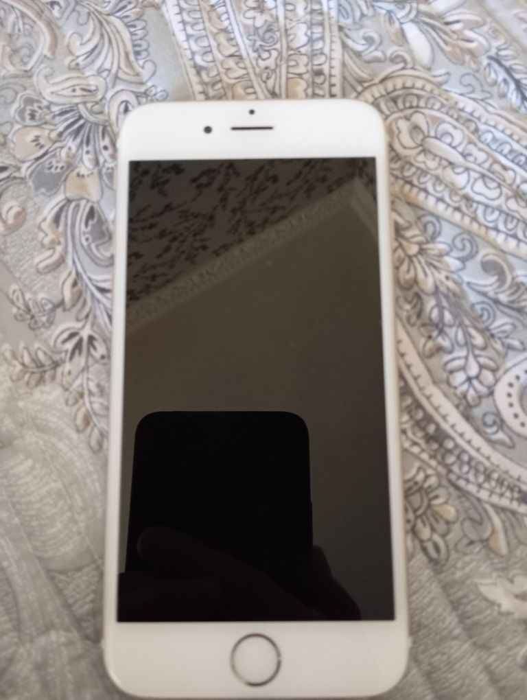 Телефон iPhone 6!