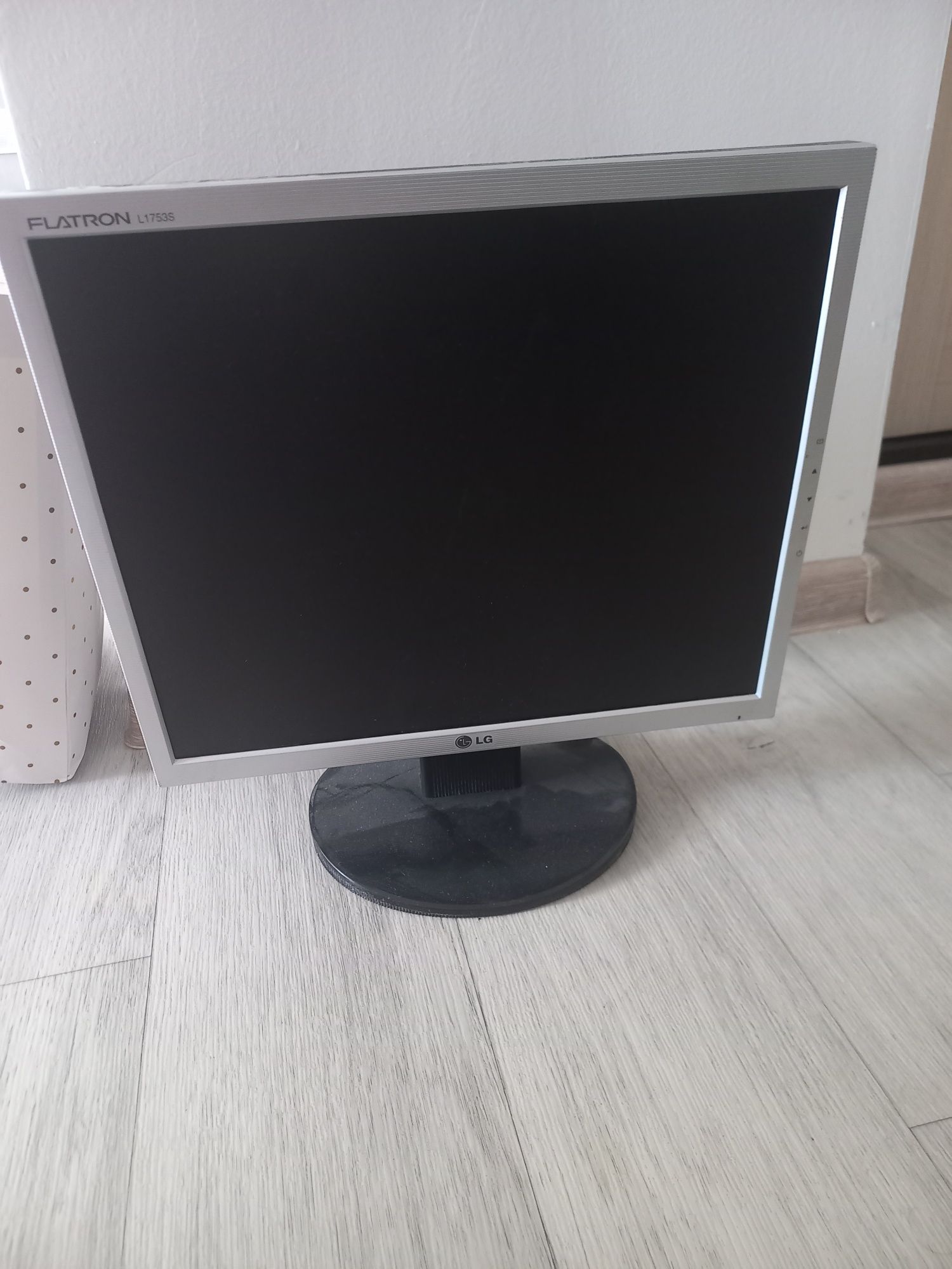 Монитор LG в рабочем состоянии