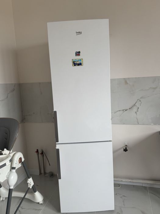 Холодильник б/у Beko отличный состояний