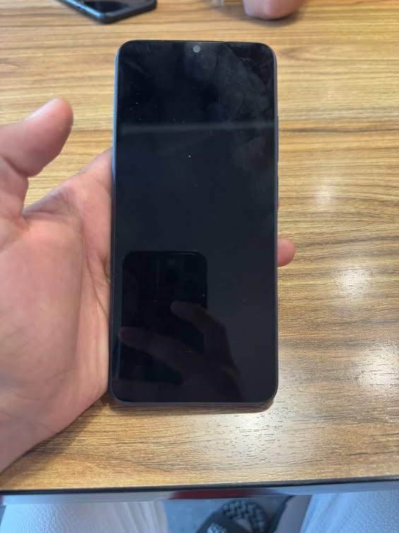 Redmi 12C telefoni sotiladi srochna