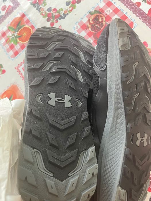 Маратонки under armour