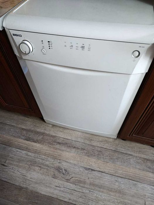 Посудомоечная машина почти новая