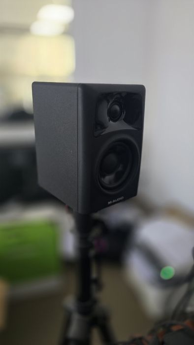 Студийни тонколони със субуфер M-Audio AV32.1