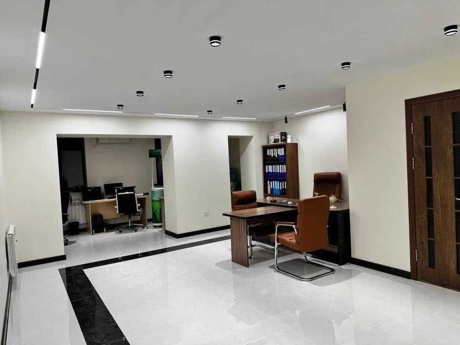 Угловое коммерческое помещение 65 м² | Центр города, Ц-1