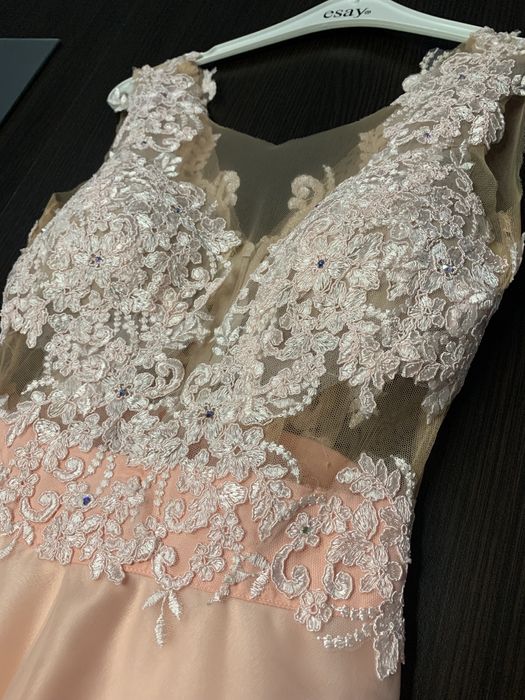Rochie de seara cu aplicatii