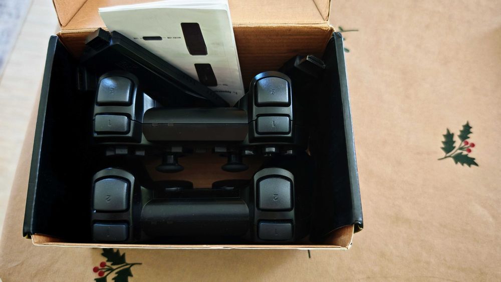 Конзола за игри / Флашка + 2 Джойстика