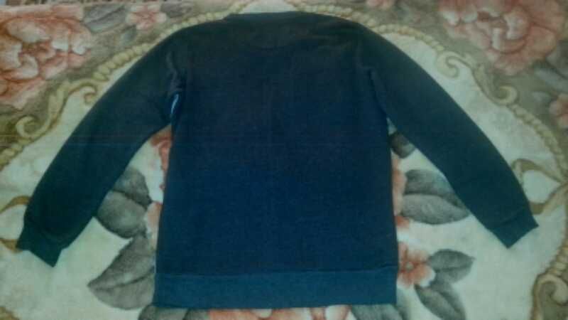 Продаётся толстовка с принтом тигра. Размер 46