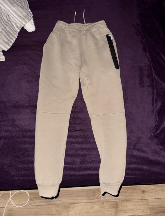 pantaloni nike tech bej