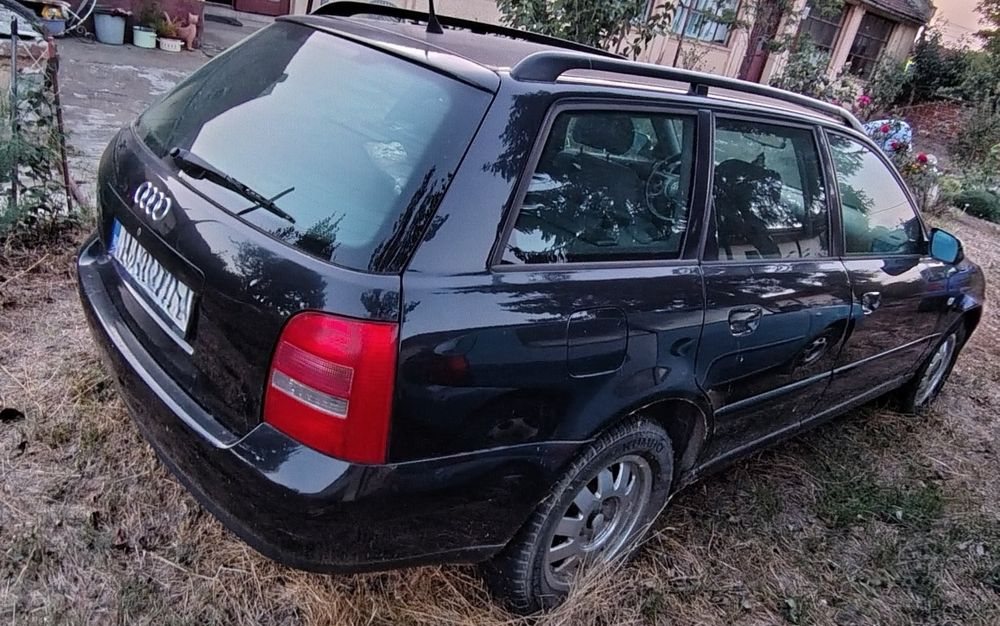 Vând Audi A4 combi