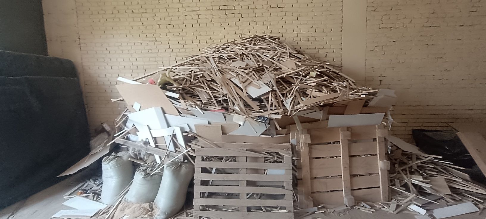 Дрова ДСП  бесплатно