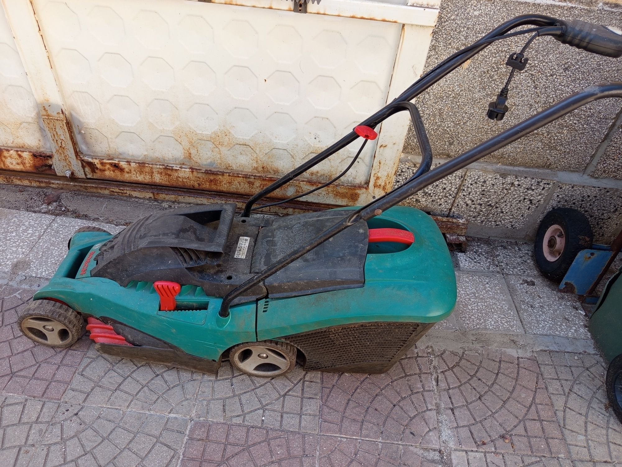 Продавам косачка за трева