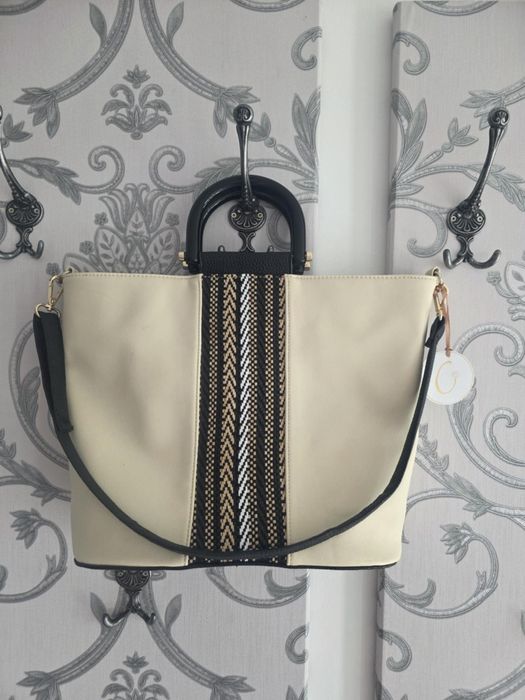 Geantă nouă Casa di Rosa, crem cu detalii negre și maro – cu etichetă