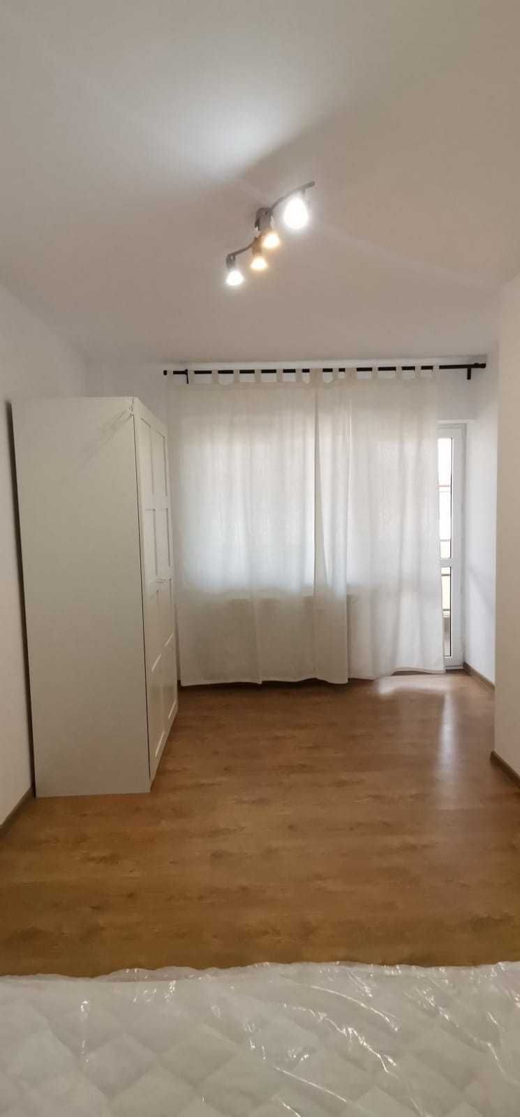 Închiriez 2 camere Confort city