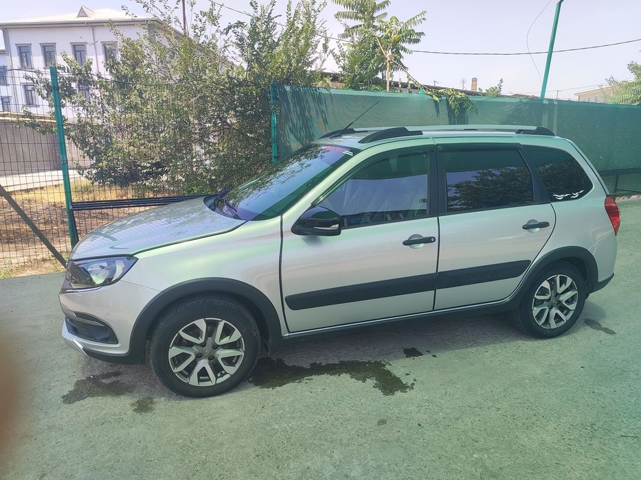 Продается лада гранта кросс полный фул,2020г пробег 58000, 1,6-106л.с