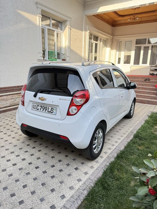 Spark Avtomat 2022-yil oq toza